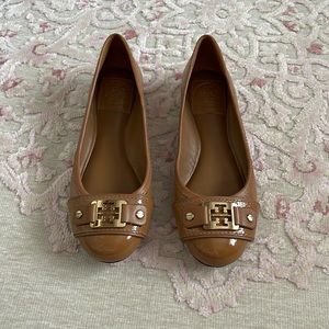 Tory Burch ballerina patent dark beige 5